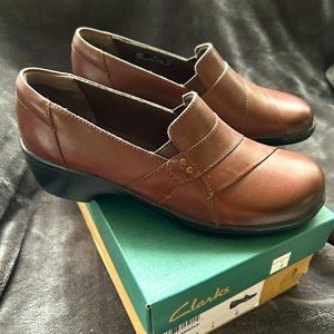 Women’s Clark May Marigold Brown Size 6